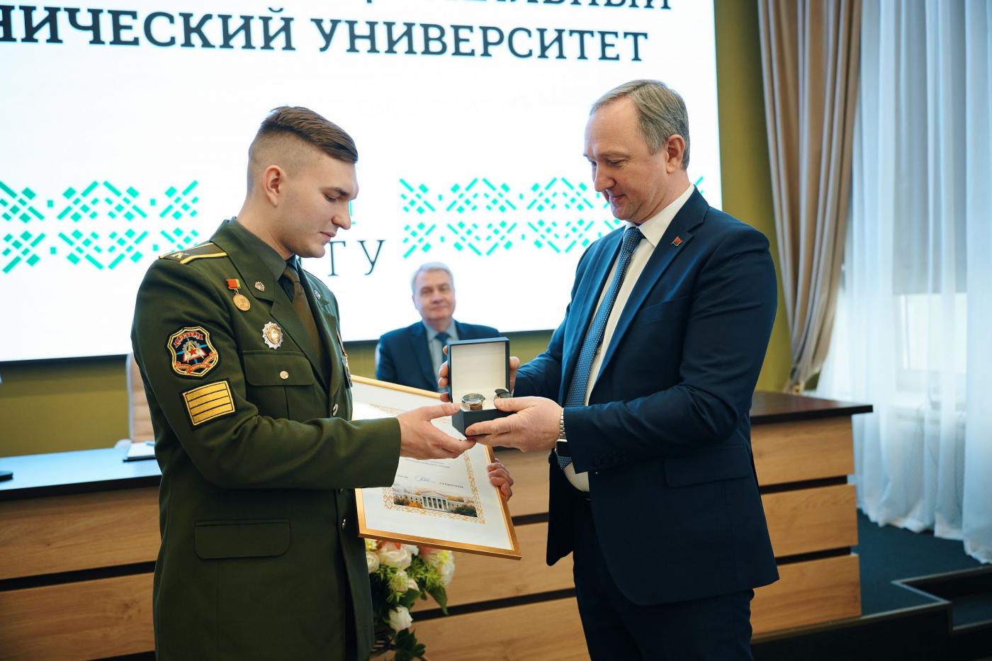 На заседании Совета БНТУ состоялся ряд награждений